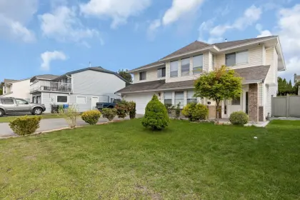 32904 Harwood Place, Abbotsford, BC, Abbotsford — Single Family Residence for sale
