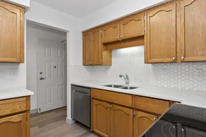 211 8725 Elm Drive, Chilliwack, BC, Chilliwack — Apartment/Condo for sale