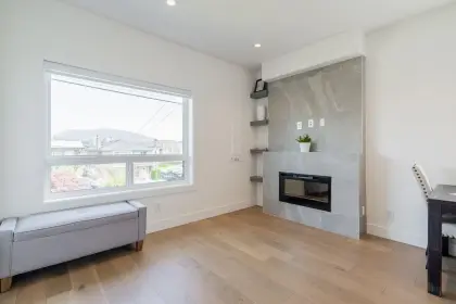 5442 Norfolk Street, Burnaby, BC, Burnaby — Half Duplex for sale