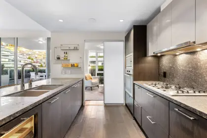 600 888 Arthur Erickson Place, West Vancouver, BC, West vancouver — Apartment/Condo for sale