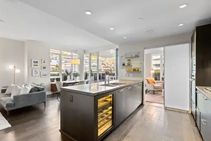 600 888 Arthur Erickson Place, West Vancouver, BC, West vancouver — Apartment/Condo for sale