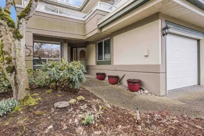 120 4001 Old Clayburn Road, Abbotsford, BC, Abbotsford — Townhouse for sale