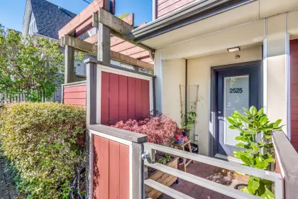 2525 Woodland Drive, Vancouver, BC, Vancouver — Townhouse for sale