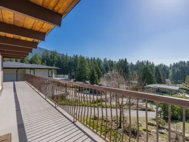 71 Laurie Crescent, West Vancouver, BC, West vancouver — Single Family Residence for sale