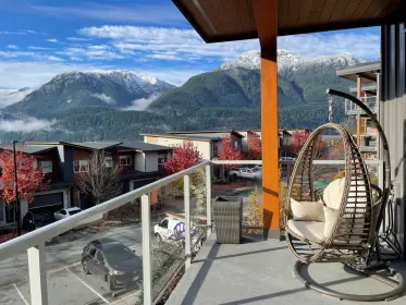 214 41328 Skyridge Place, Squamish, BC, Squamish — Apartment/Condo for sale
