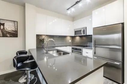 320 2665 Mountain Highway, North Vancouver, BC, North vancouver — Apartment/Condo for sale