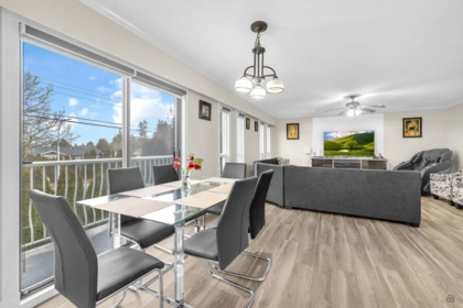 Kitchen Photo of 13052 64 Avenue, Surrey, BC