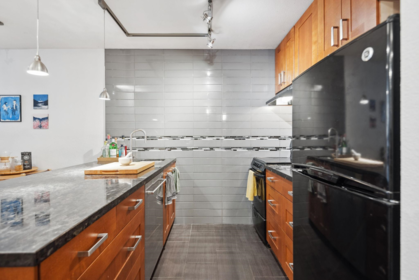 615 1330 Burrard Street, Vancouver, BC, Vancouver — Apartment/Condo for sale