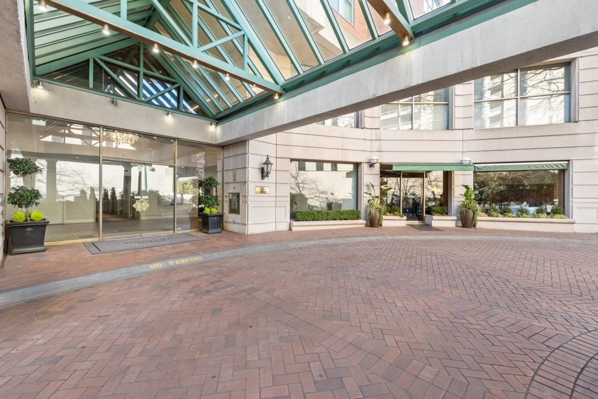 Backyard Photo of 1206 909 Burrard Street, Vancouver, BC