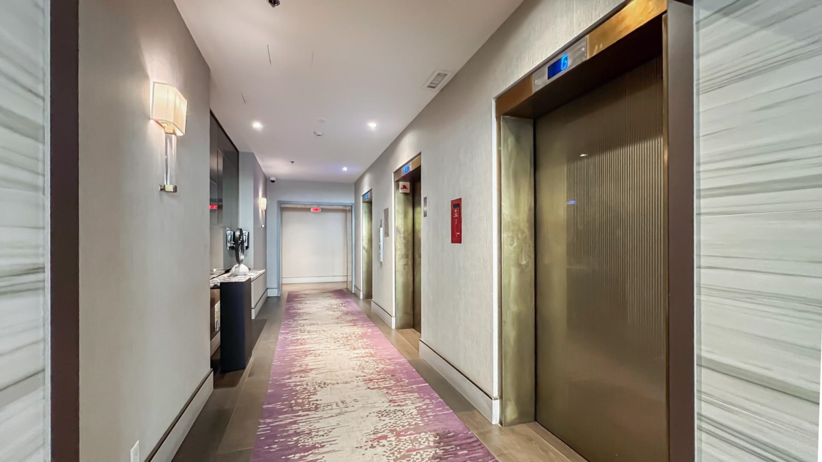 Hot Tub / Spa Photo of 1206 909 Burrard Street, Vancouver, BC