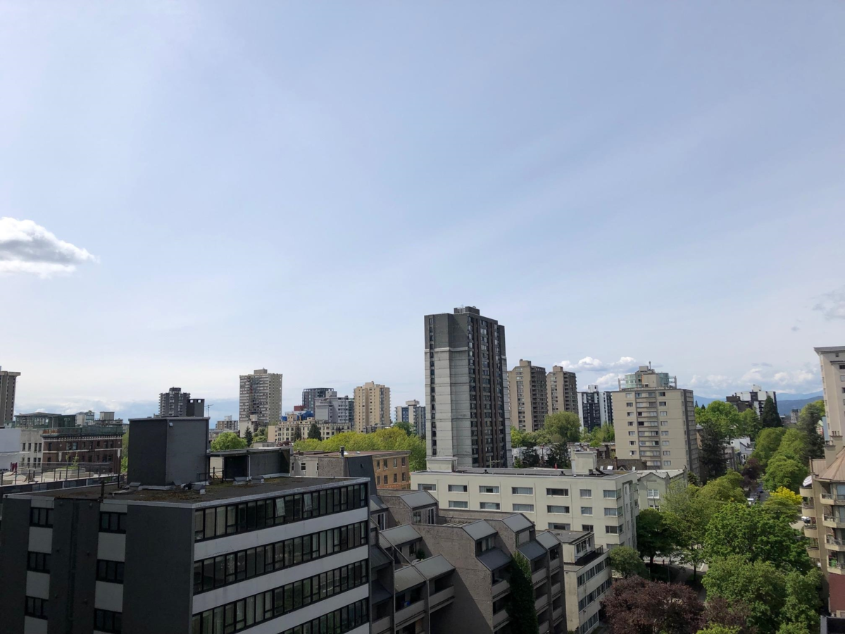 Kitchen Island Photo of 1206 909 Burrard Street, Vancouver, BC