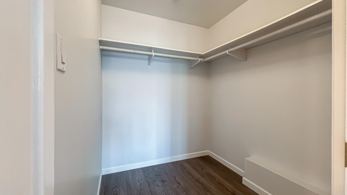 Laundry Room Photo of 1206 909 Burrard Street, Vancouver, BC