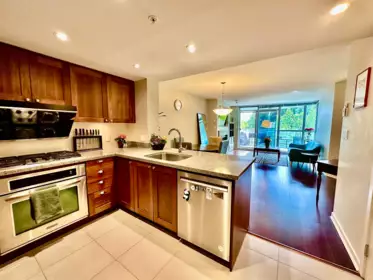 301 9371 Hemlock Drive, Richmond, BC, Richmond — Apartment/Condo for sale