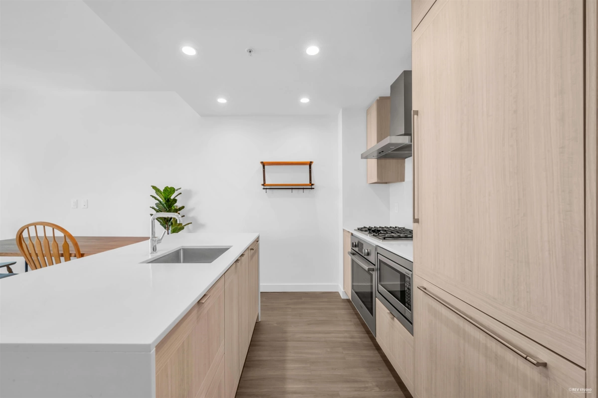 Dining Area Photo of 1009 2311 Beta Avenue, Burnaby, BC