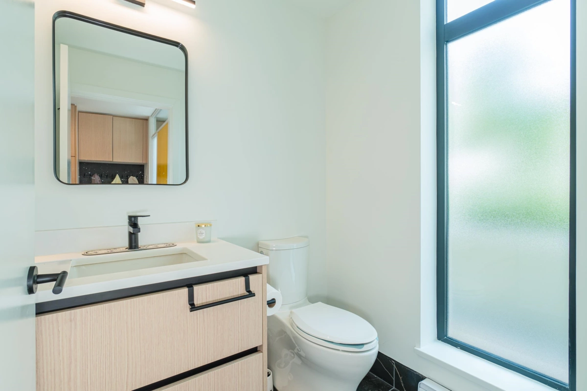 Bedroom 3 Photo of 12 6778 Oak Street, Vancouver, BC