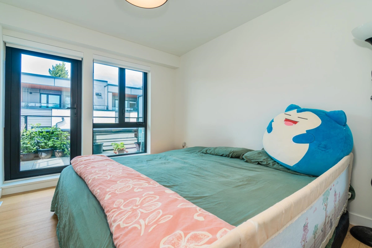 Guest Bathroom Photo of 12 6778 Oak Street, Vancouver, BC