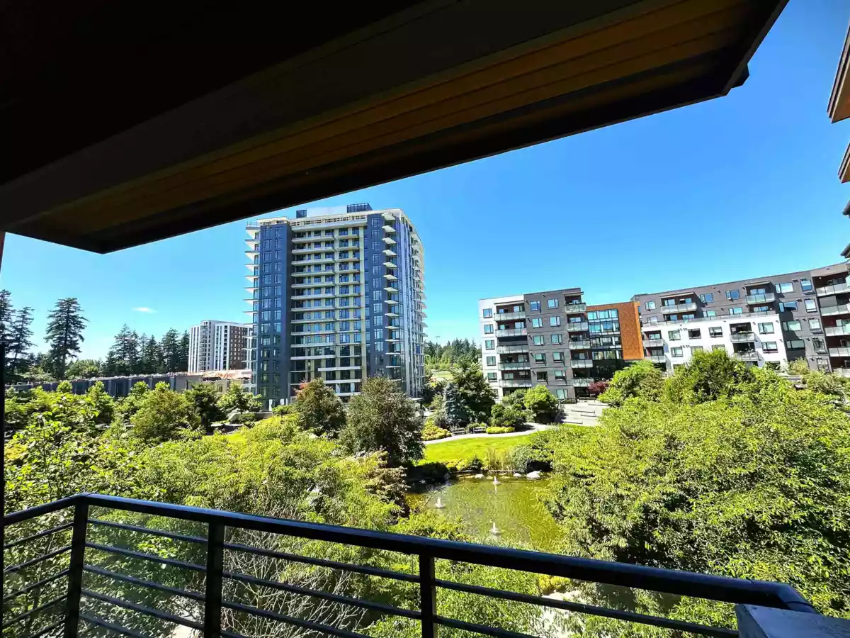 Kitchen Island Photo of 513 5983 Gray Avenue, Vancouver, BC