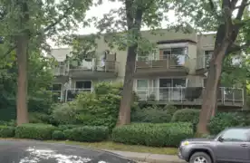 302 827 W 16 Street, North Vancouver, BC