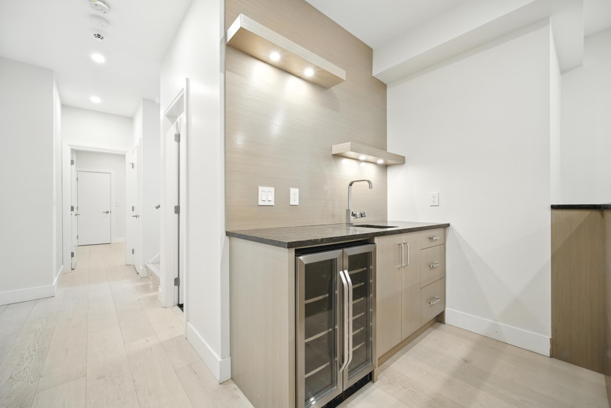 Garden / Landscaping Photo of 2113 Dawes Hill Road, Coquitlam, BC