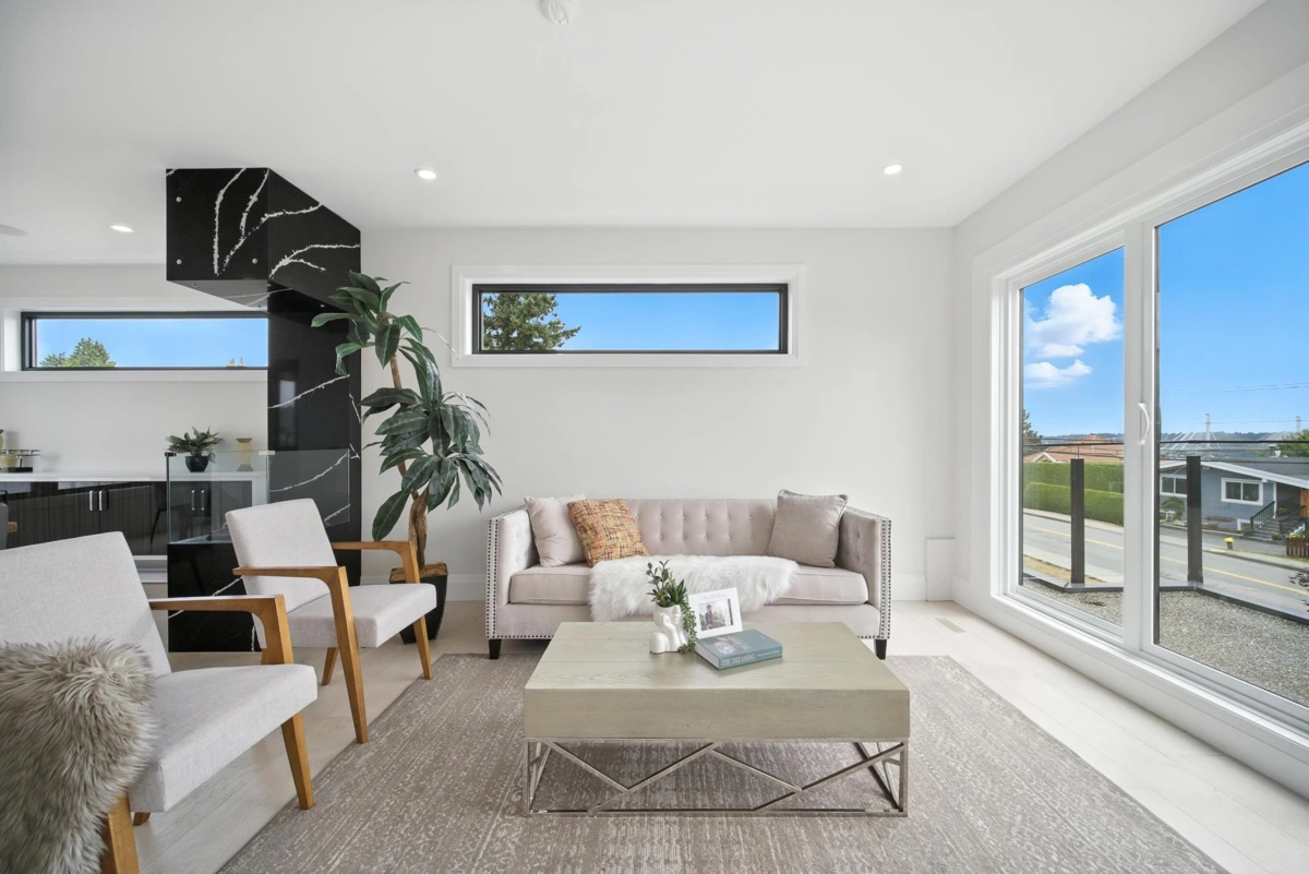Living Room Photo of 2113 Dawes Hill Road, Coquitlam, BC
