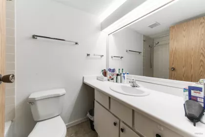 320 9857 Manchester Drive, Burnaby, BC, Burnaby — Apartment/Condo for sale