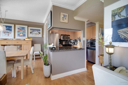 Breakfast Nook Photo of 903 1745 Esquimalt Avenue, West Vancouver, BC