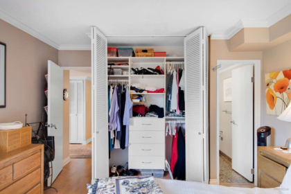 Laundry Room Photo of 903 1745 Esquimalt Avenue, West Vancouver, BC