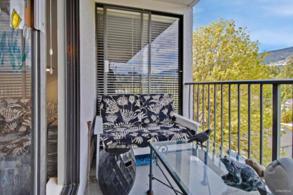 Office / Den Photo of 903 1745 Esquimalt Avenue, West Vancouver, BC