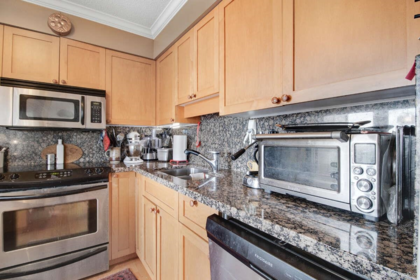 Primary Bedroom Photo of 903 1745 Esquimalt Avenue, West Vancouver, BC