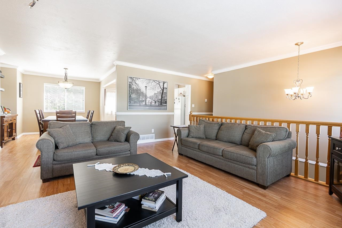 Dining Area Photo of 11908 237a Street, Maple Ridge, BC