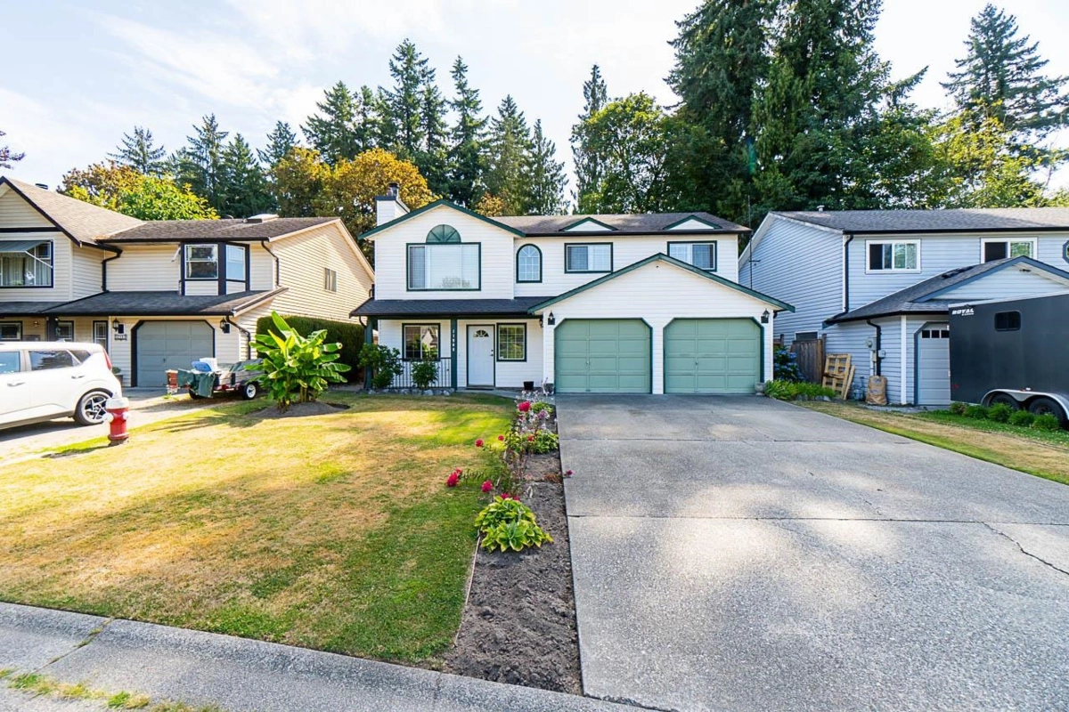 Exterior Front Photo of 11908 237a Street, Maple Ridge, BC