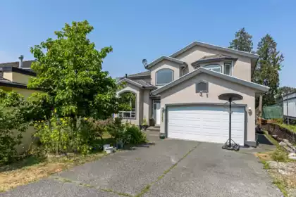 11393 Royal Crescent, Surrey, BC, Royal Heights — 8 bed single family residence for sale