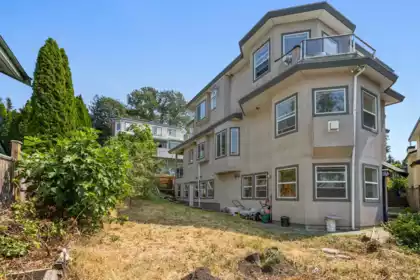 Garden / Landscaping Photo of 11393 Royal Crescent, Surrey, BC