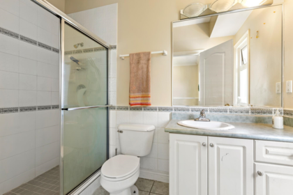 Powder Room Photo of 11393 Royal Crescent, Surrey, BC