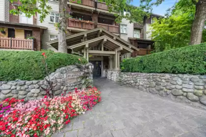 404 18 Smokey Smith Place, New Westminster, BC, New Westminster — Apartment/Condo for sale