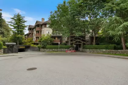 404 18 Smokey Smith Place, New Westminster, BC, New Westminster — Apartment/Condo for sale