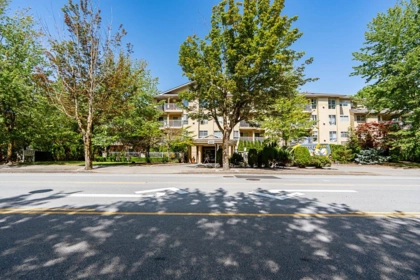 Backyard Photo of 313 13727 74 Avenue, Surrey, BC