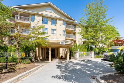 Front Yard Photo of 313 13727 74 Avenue, Surrey, BC