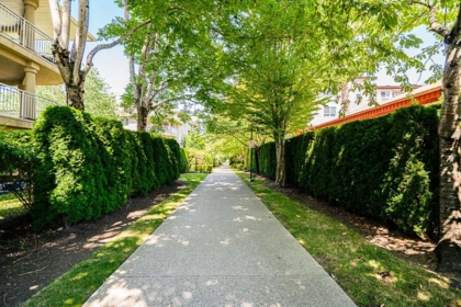 Outdoor Patio Photo of 313 13727 74 Avenue, Surrey, BC