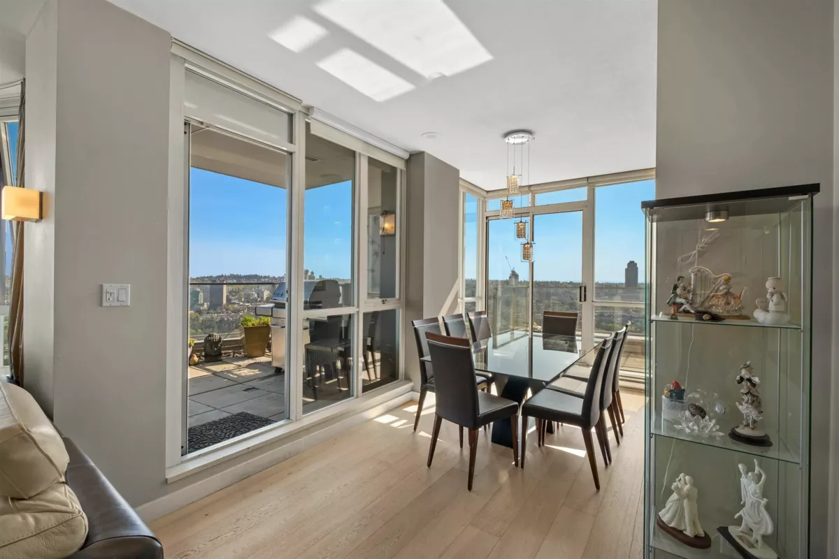 Walk-In Closet Photo of 4201 1408 Strathmore Mews, Vancouver, BC