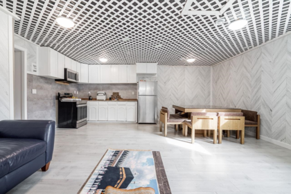 Kitchen Island Photo of 11397 141a Street, Surrey, BC