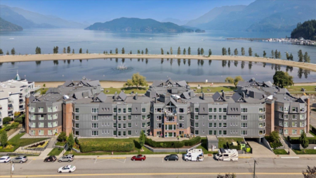 Garden / Landscaping Photo of 209 378 Esplanade Avenue, Harrison Hot Springs, BC