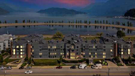 Swimming Pool Photo of 209 378 Esplanade Avenue, Harrison Hot Springs, BC