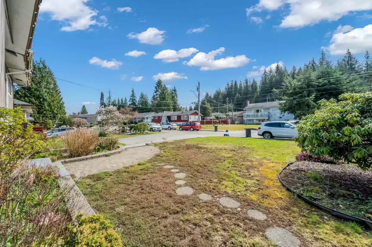 Staircase Photo of 818 Seymour Drive, Coquitlam, BC