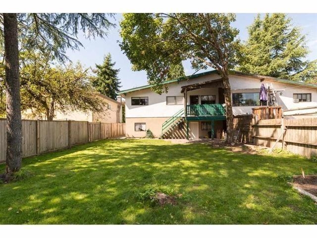 Powder Room Photo of 7902 115a Street Street, Delta, BC