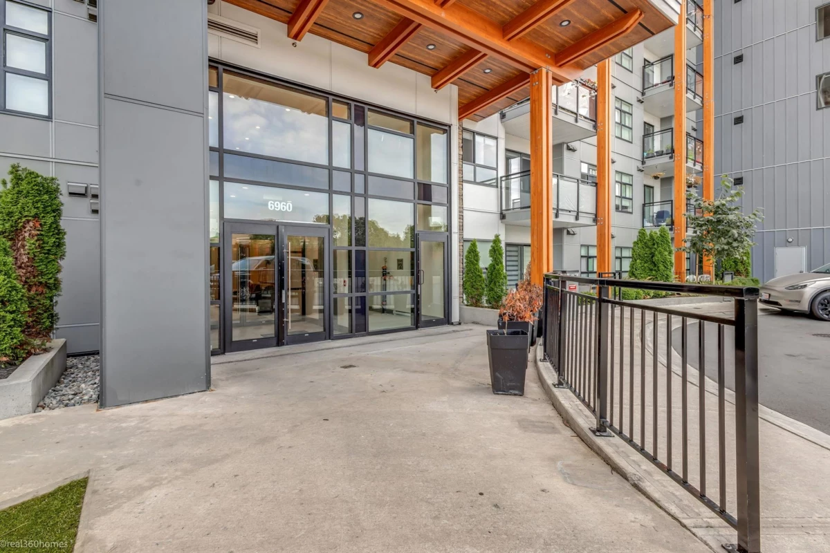 Living Room Photo of 113 6960 Nicholson Street, Delta, BC