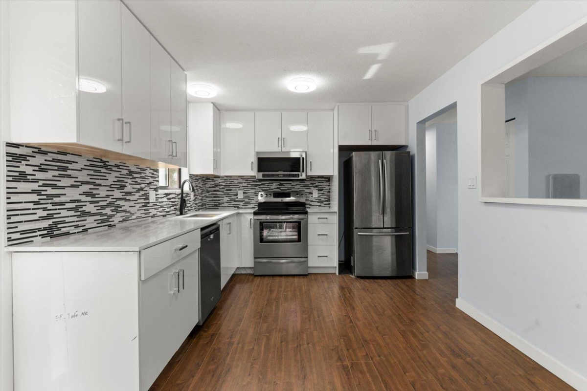 Dining Area Photo of 7976 Tanager Street, Mission, BC