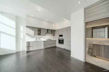 TH-03 8555 Capstan Way, Richmond, BC