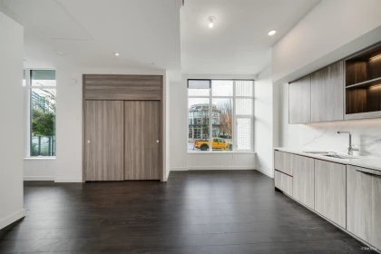TH-03 8555 Capstan Way, Richmond, BC