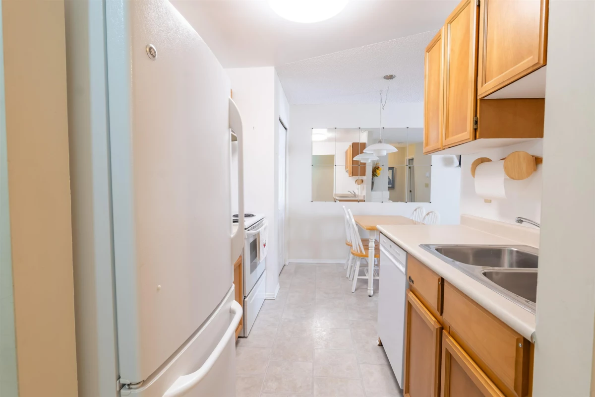 Guest Bathroom Photo of 110 32950 Amicus Place, Abbotsford, BC